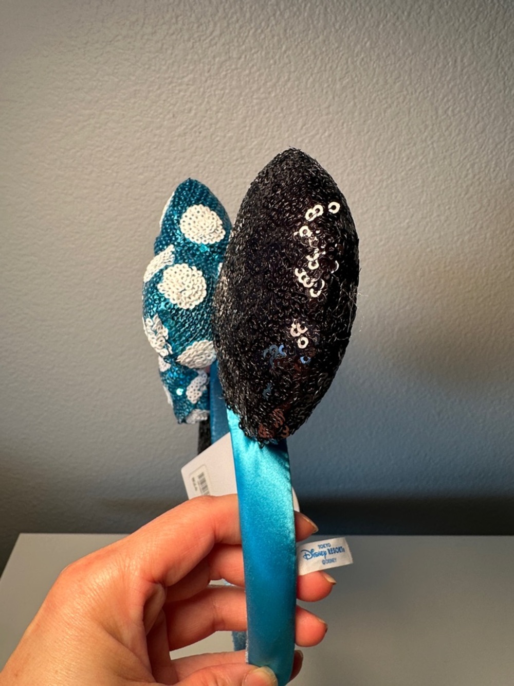 NWT Sequin Minnie Mouse Ears Headband - Blue White Polka Dot Bow - Picture 3 of 6